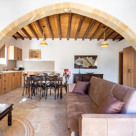 Lejlighedshotel Stone Court Boutique Miliou
