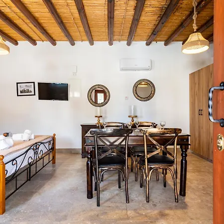 Lejlighedshotel Stone Court Boutique Miliou